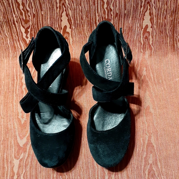 CORDANI CALZATURE DALLACE  Suede Button Wrapped Strap Heel Pump Size 37 Black - Picture 3 of 14